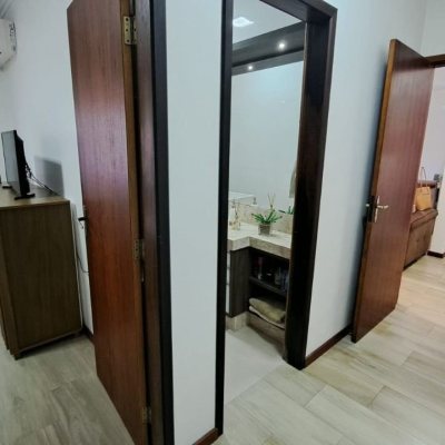 Casa Residencial com 158m², 3 quartos (sendo 1 suíte), 3 garagens, no bairro Nossa Senhora Do Rosário em São José