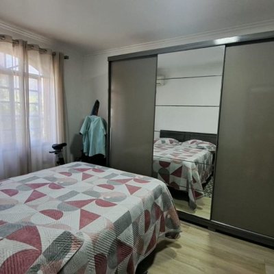 Casa Residencial com 158m², 3 quartos (sendo 1 suíte), 3 garagens, no bairro Nossa Senhora Do Rosário em São José