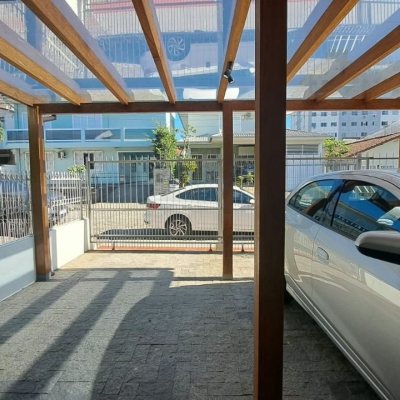 Casa Residencial com 158m², 3 quartos (sendo 1 suíte), 3 garagens, no bairro Nossa Senhora Do Rosário em São José