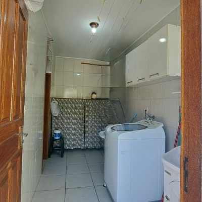 Casa Residencial com 158m², 3 quartos (sendo 1 suíte), 3 garagens, no bairro Nossa Senhora Do Rosário em São José