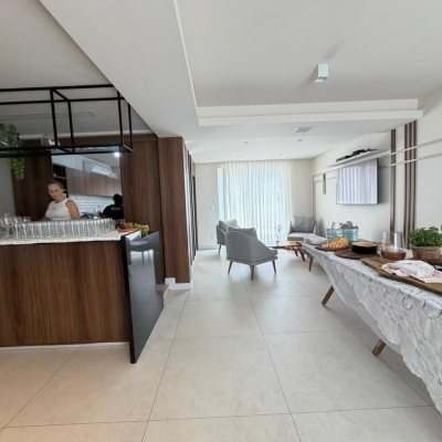 Apartamentos com 101m², 3 quartos (sendo 1 suíte), 1 garagem, no bairro Campinas em São José