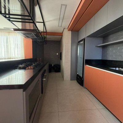 Apartamentos com 101m², 3 quartos (sendo 1 suíte), 1 garagem, no bairro Campinas em São José