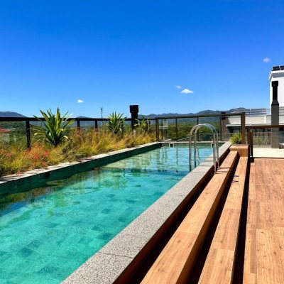 Apartamentos com 90m², 2 quartos (sendo 2 suítes), 2 garagens, no bairro Jurerê Internacional em Florianópolis