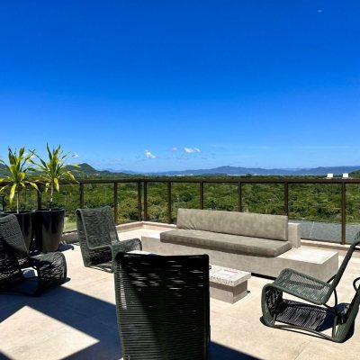 Apartamentos com 90m², 2 quartos (sendo 2 suítes), 2 garagens, no bairro Jurerê Internacional em Florianópolis