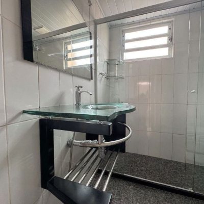 Casa Residencial com 305m², 3 quartos (sendo 3 suítes), 3 garagens, no bairro Pântano Do Sul em Florianópolis