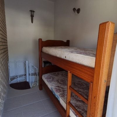Casa Residencial com 305m², 3 quartos (sendo 3 suítes), 3 garagens, no bairro Pântano Do Sul em Florianópolis