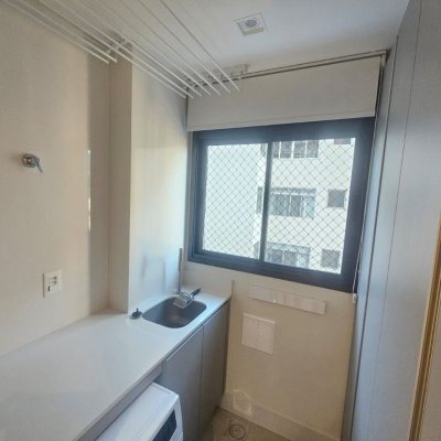 Apartamentos com 94m², 3 quartos (sendo 1 suíte), 2 garagens, no bairro Estreito em Florianópolis