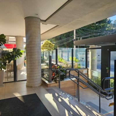 Apartamentos com 94m², 3 quartos (sendo 1 suíte), 2 garagens, no bairro Estreito em Florianópolis