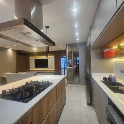 Apartamentos com 94m², 3 quartos (sendo 1 suíte), 2 garagens, no bairro Estreito em Florianópolis