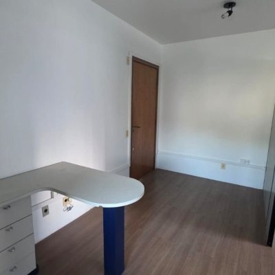 Sala com 36m², no bairro Centro em Florianópolis