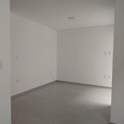 Sobrado Residencial com 360m², 1 quarto, 1 garagem, no bairro Campeche em Florianópolis