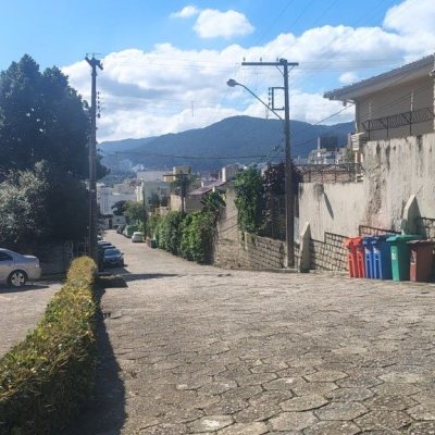 Apartamentos com 80m², 3 quartos, 1 garagem, no bairro Trindade em Florianópolis