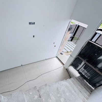 Casa Residencial com 174m², 3 quartos (sendo 3 suítes), 2 garagens, no bairro Campeche em Florianópolis