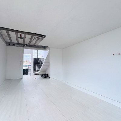 Casa Residencial com 174m², 3 quartos (sendo 3 suítes), 2 garagens, no bairro Campeche em Florianópolis