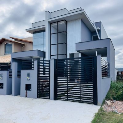 Casa Residencial com 174m², 3 quartos (sendo 3 suítes), 2 garagens, no bairro Campeche em Florianópolis