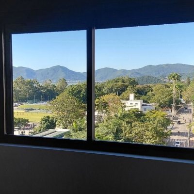 Apartamentos com 115m², 3 quartos (sendo 1 suíte), 2 garagens, no bairro Agronômica em Florianópolis