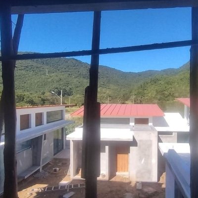 Casa Residencial com 117m², 3 quartos (sendo 1 suíte), 2 garagens, no bairro Ribeirão Da Ilha em Florianópolis
