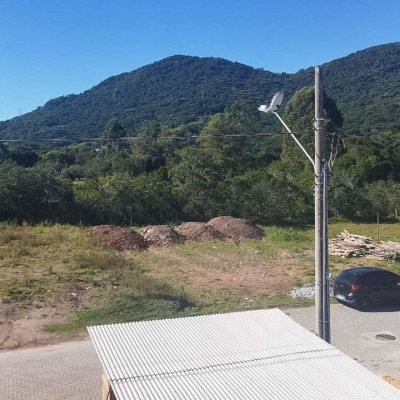 Casa Residencial com 117m², 3 quartos (sendo 1 suíte), 2 garagens, no bairro Ribeirão Da Ilha em Florianópolis
