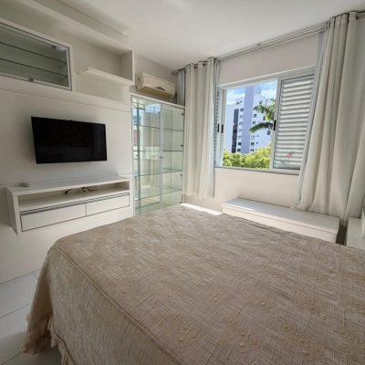 Apartamentos com 218m², 4 quartos (sendo 2 suítes), 2 garagens, no bairro Centro em Florianópolis