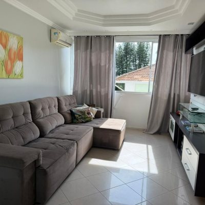 Apartamentos com 218m², 4 quartos (sendo 2 suítes), 2 garagens, no bairro Centro em Florianópolis