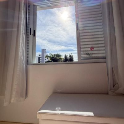 Apartamentos com 218m², 4 quartos (sendo 2 suítes), 2 garagens, no bairro Centro em Florianópolis