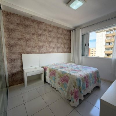 Apartamentos com 218m², 4 quartos (sendo 2 suítes), 2 garagens, no bairro Centro em Florianópolis