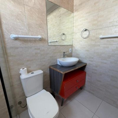 Apartamentos com 218m², 4 quartos (sendo 2 suítes), 2 garagens, no bairro Centro em Florianópolis
