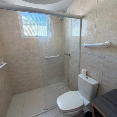 Apartamentos com 218m², 4 quartos (sendo 2 suítes), 2 garagens, no bairro Centro em Florianópolis
