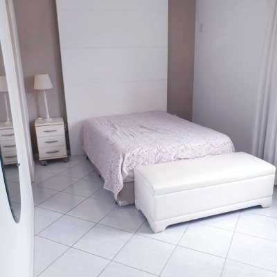 Apartamentos com 218m², 4 quartos (sendo 2 suítes), 2 garagens, no bairro Centro em Florianópolis
