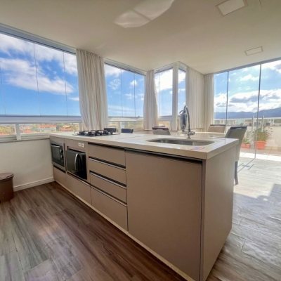 Cobertura com 90m², 1 quarto (sendo 1 suíte), 1 garagem, no bairro Campeche em Florianópolis