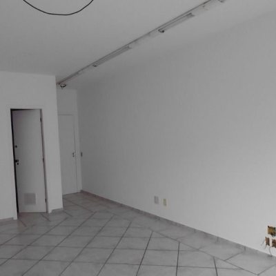 Sala com 30m², 1 garagem, no bairro Centro em Florianópolis