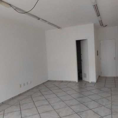 Sala com 30m², 1 garagem, no bairro Centro em Florianópolis