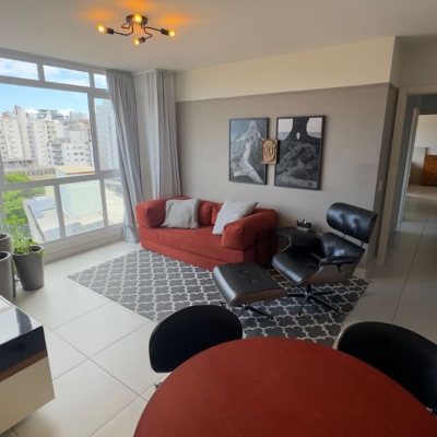 Apartamentos com 68m², 2 quartos (sendo 1 suíte), 2 garagens, no bairro Centro em Florianópolis