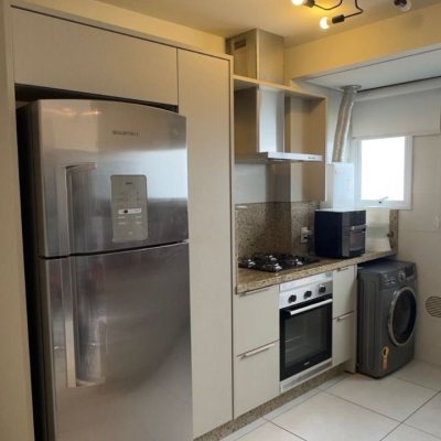 Apartamentos com 68m², 2 quartos (sendo 1 suíte), 2 garagens, no bairro Centro em Florianópolis