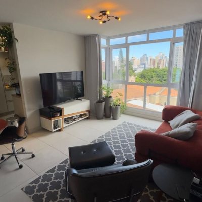 Apartamentos com 68m², 2 quartos (sendo 1 suíte), 2 garagens, no bairro Centro em Florianópolis