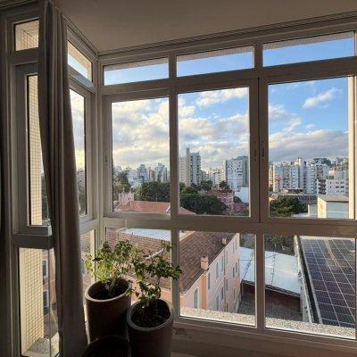 Apartamentos com 68m², 2 quartos (sendo 1 suíte), 2 garagens, no bairro Centro em Florianópolis