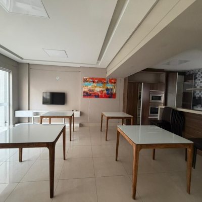 Apartamentos com 68m², 2 quartos (sendo 1 suíte), 2 garagens, no bairro Centro em Florianópolis
