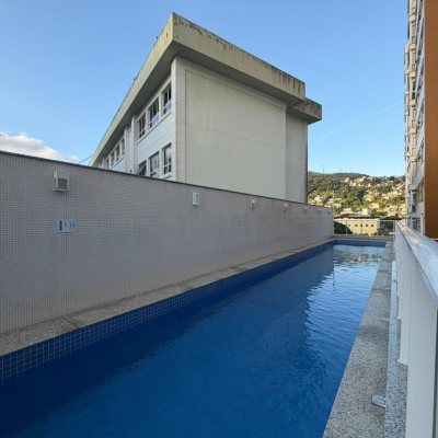 Apartamentos com 68m², 2 quartos (sendo 1 suíte), 2 garagens, no bairro Centro em Florianópolis
