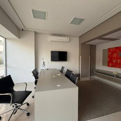 Apartamentos com 68m², 2 quartos (sendo 1 suíte), 2 garagens, no bairro Centro em Florianópolis