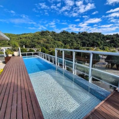 Cobertura com 297m², 3 quartos (sendo 3 suítes), 2 garagens, no bairro Jurerê Internacional em Florianópolis