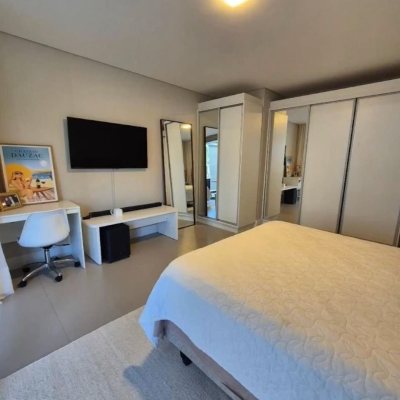 Cobertura com 297m², 3 quartos (sendo 3 suítes), 2 garagens, no bairro Jurerê Internacional em Florianópolis