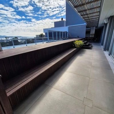 Cobertura com 297m², 3 quartos (sendo 3 suítes), 2 garagens, no bairro Jurerê Internacional em Florianópolis