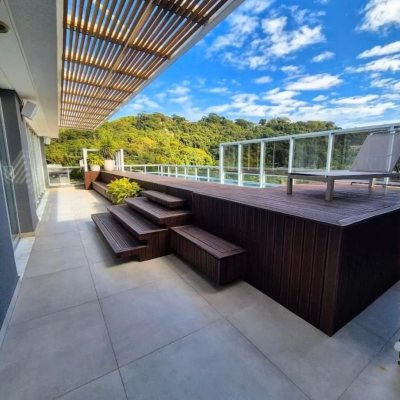 Cobertura com 297m², 3 quartos (sendo 3 suítes), 2 garagens, no bairro Jurerê Internacional em Florianópolis