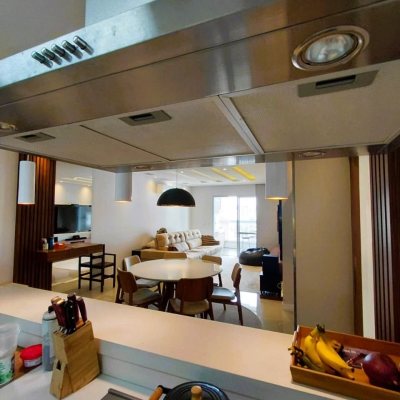 Cobertura com 180m², 3 quartos (sendo 3 suítes), 3 garagens, no bairro Balneário em Florianópolis