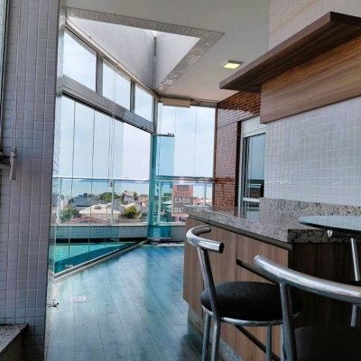 Cobertura com 180m², 3 quartos (sendo 3 suítes), 3 garagens, no bairro Balneário em Florianópolis