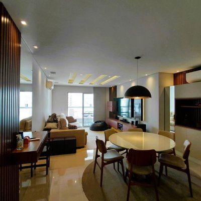 Cobertura com 180m², 3 quartos (sendo 3 suítes), 3 garagens, no bairro Balneário em Florianópolis
