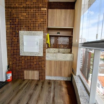Cobertura com 180m², 3 quartos (sendo 3 suítes), 3 garagens, no bairro Balneário em Florianópolis