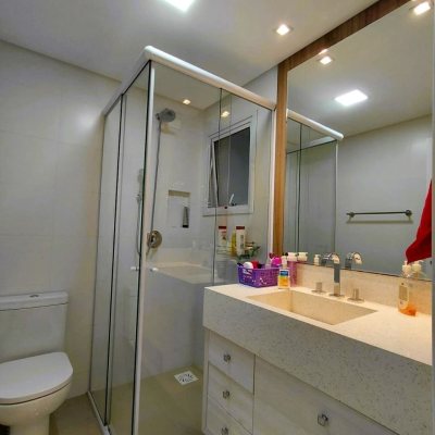 Cobertura com 180m², 3 quartos (sendo 3 suítes), 3 garagens, no bairro Balneário em Florianópolis