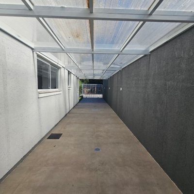 Casa Residencial com 234m², 4 quartos (sendo 2 suítes), 2 garagens, no bairro Campeche em Florianópolis