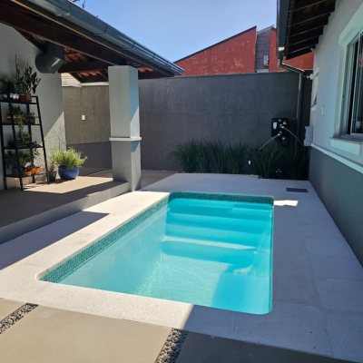 Casa Residencial com 234m², 4 quartos (sendo 2 suítes), 2 garagens, no bairro Campeche em Florianópolis